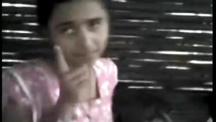 কেন্ড্রা সান্ডারল্যান্ড একজন কৃষ্ণাঙ্গ লোকের সাথে পরকীয়ায় জড়িয়ে পড়ে এবং বীর্যপাত করে