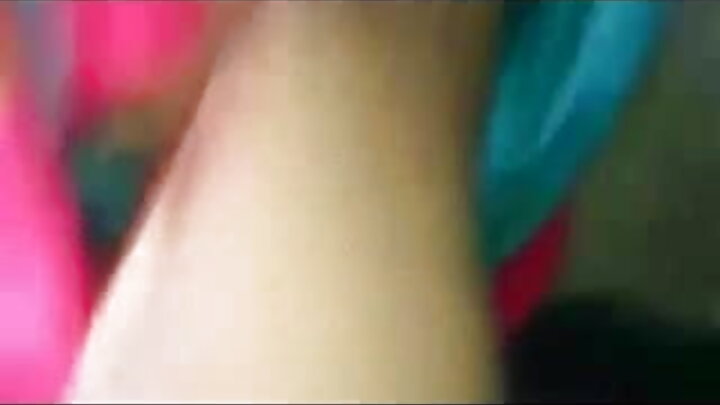 সুন্দরী অ্যালেটা ওশান আবারও দেখালো কীভাবে তার যোনি মর্দন করতে হয়।