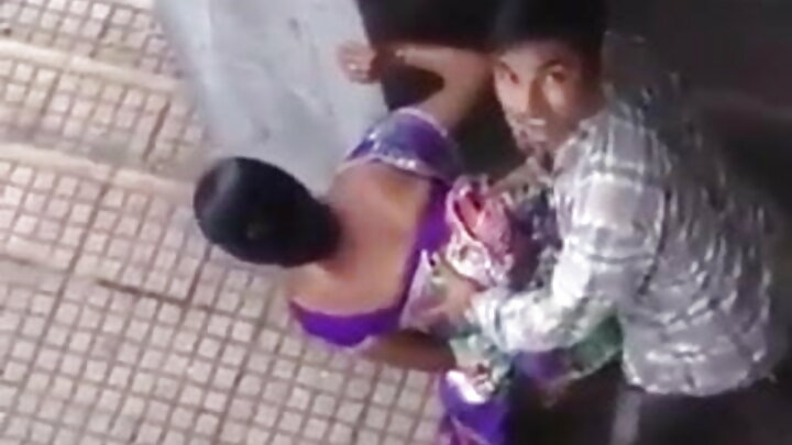 এক কৃশকায় শ্যামাঙ্গীর সাথে অপেশাদার যৌনমিলনের দৃশ্য দুর্ঘটনাক্রমে অনলাইনে ফাঁস হয়ে গেছে।