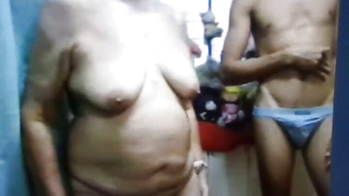 ডেজার্ট হিসেবে সেক্সি শ্যামাঙ্গী তার গুদে লিঙ্গ এবং মুখে বীর্য গ্রহণ করে