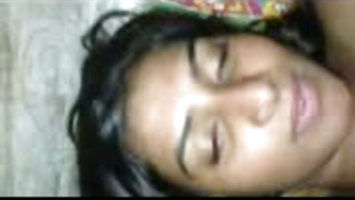 এক রোগা বেশ্যাকে বিভিন্ন লোকের মোটা লিঙ্গ দিয়ে চোদা হয়।